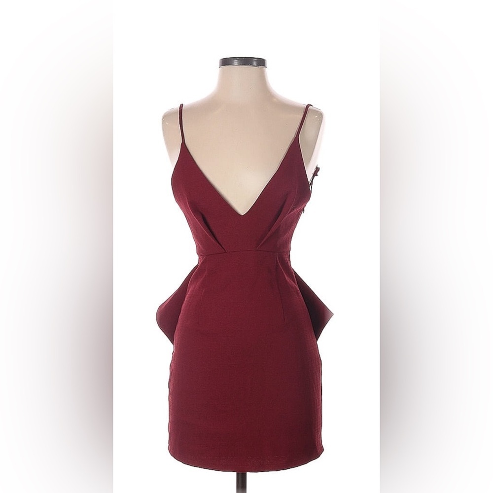 Red cocktail dress. Perfect for a night‎ out!!!!